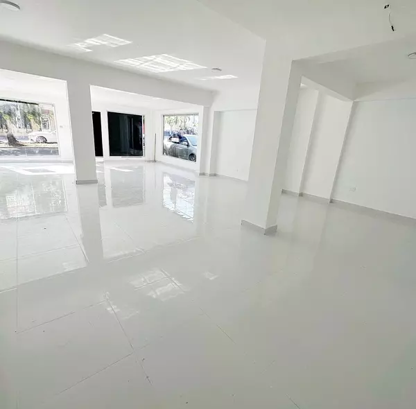 oficinas y locales comerciales - local céntrico primer nivel  4