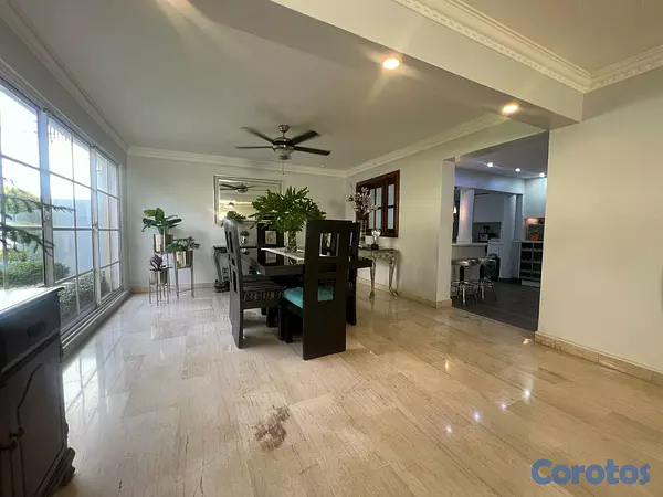casas - Hermosa Casa en Venta en La Castellana – Santo Dom 10