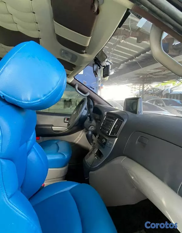 jeepetas y camionetas - HYUNDAY GRAND STAREX 2020 2
