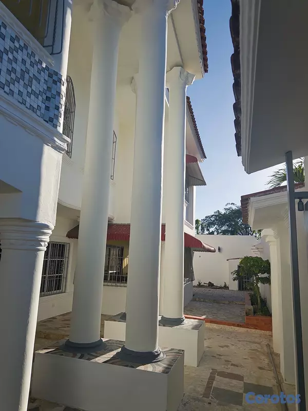 casas - 
Propiedad valorada en RD$30.3 millones y disponible por solo RD$26.5 millones. 2