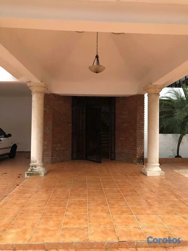 casas - Vendo amplia y acogedora casa en Arroyo Hondo 10