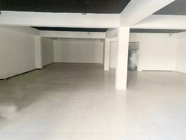 oficinas y locales comerciales - Local céntrico y comercial en Evaristo 2