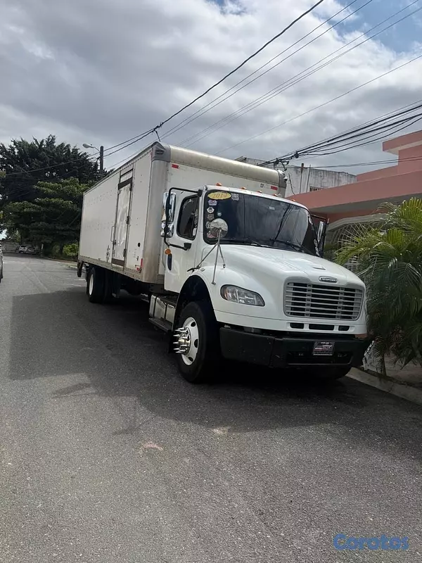 camiones y vehiculos pesados - En venta Freightliner 2014 no financiado único dueño en el país. 
Santo Domingo 3