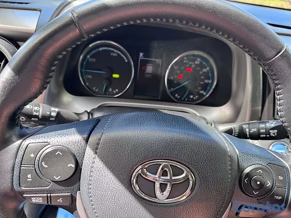 jeepetas y camionetas - Toyota RAV4 2017 hybrid limited 
(73,000 Millas). 7