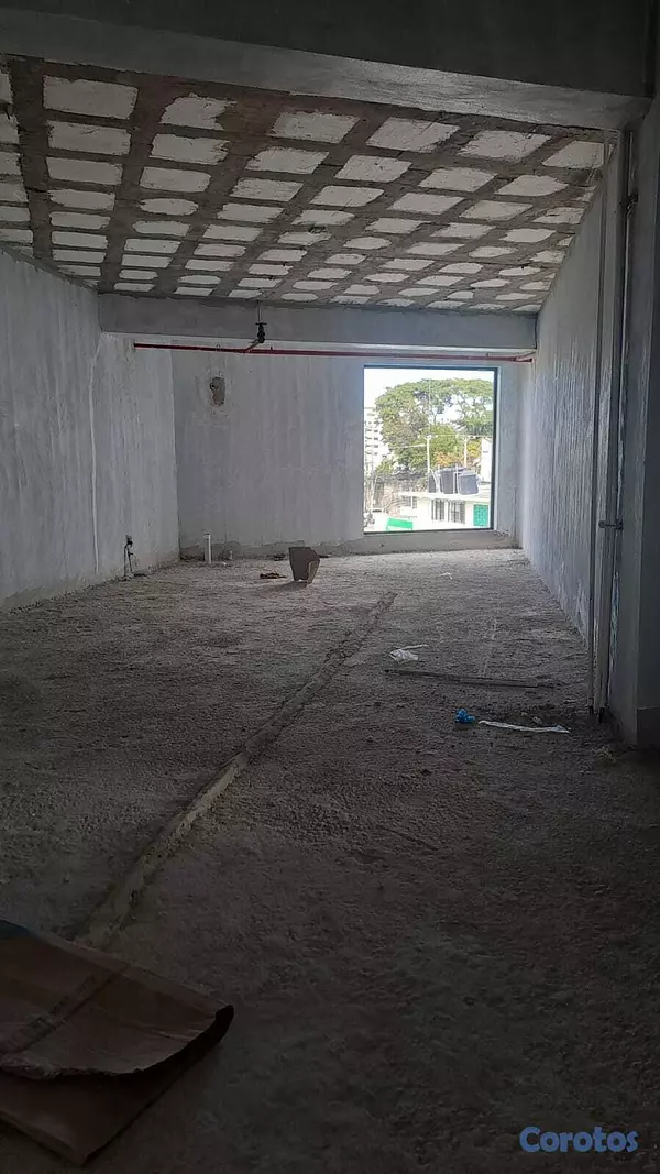 oficinas y locales comerciales - Alquilo Local  comercial  2do piso 59 mts arroyo h 1