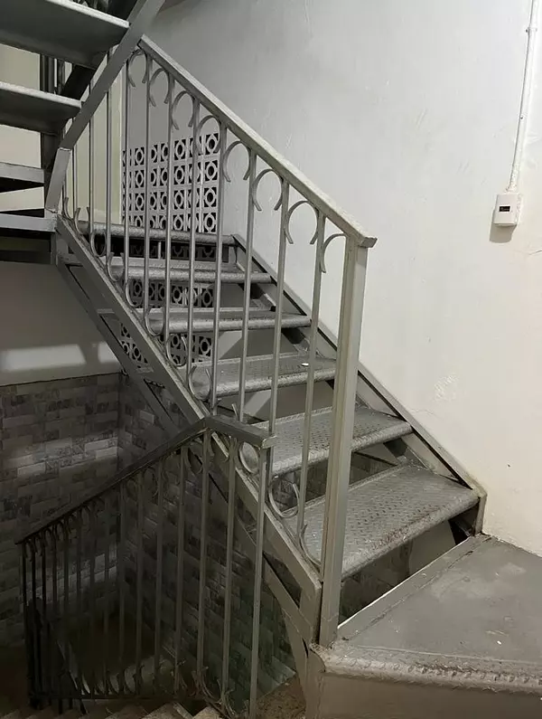 oficinas y locales comerciales - Se vende local para inversión en La Feria Avenida  4