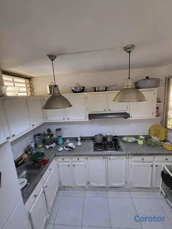 casas - Casa de 3 habitaciones en venta en Av. Independenc 8