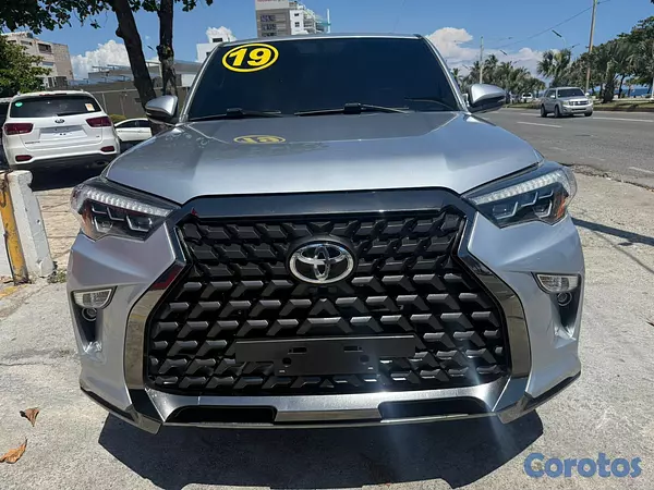 jeepetas y camionetas -  Toyota 4 Runner Limited 2019 9