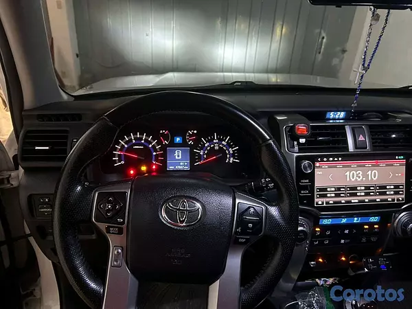 jeepetas y camionetas - Toyota 4runner limited 2015 3