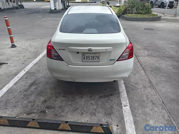 carros - Nissan latió /versa 280  2
