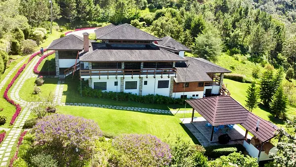 casas vacacionales y villas - Casa de Montaña en Constanza  9