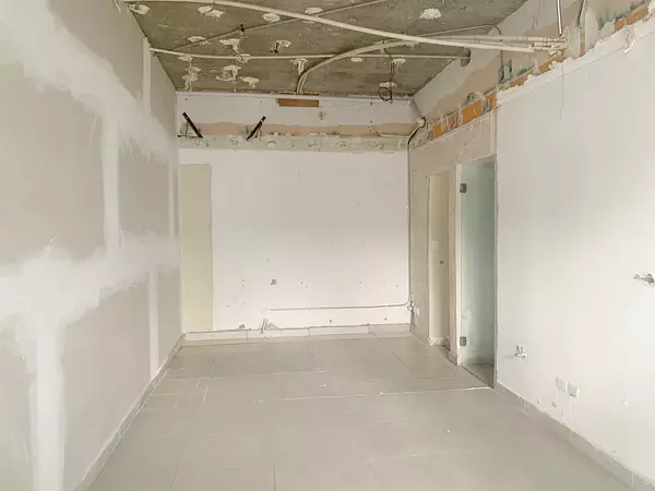 oficinas y locales comerciales - Local en la castellana  2