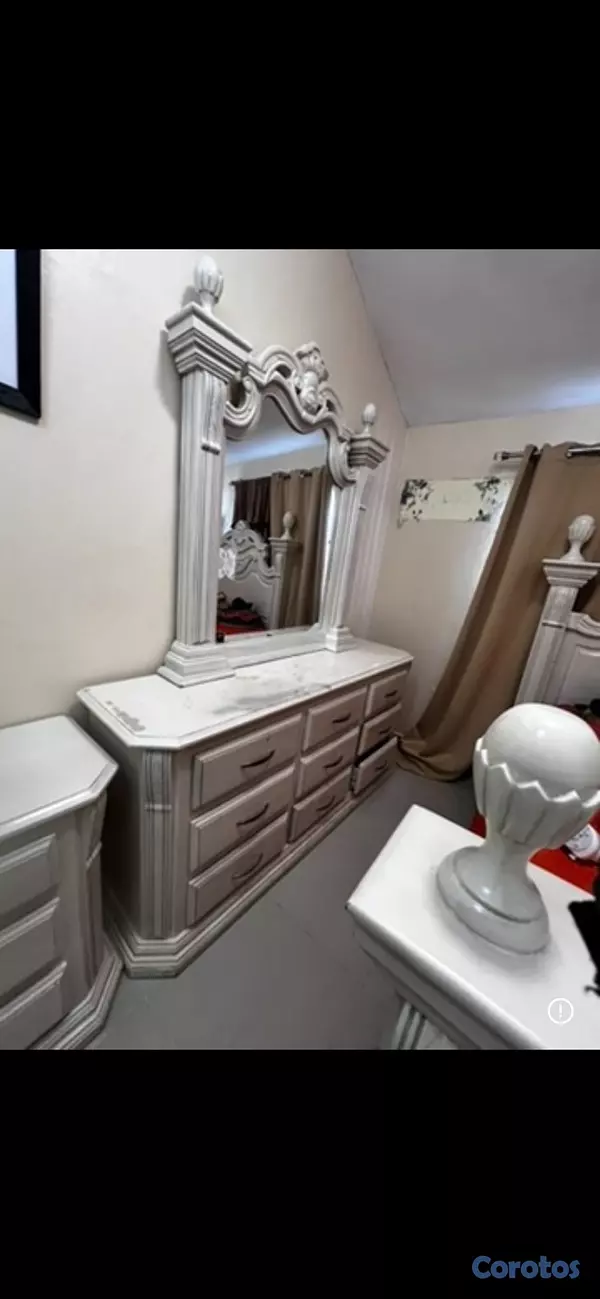 muebles y colchones - 👑 Juego de Habitación King Size en Caoba – Eleganc 4