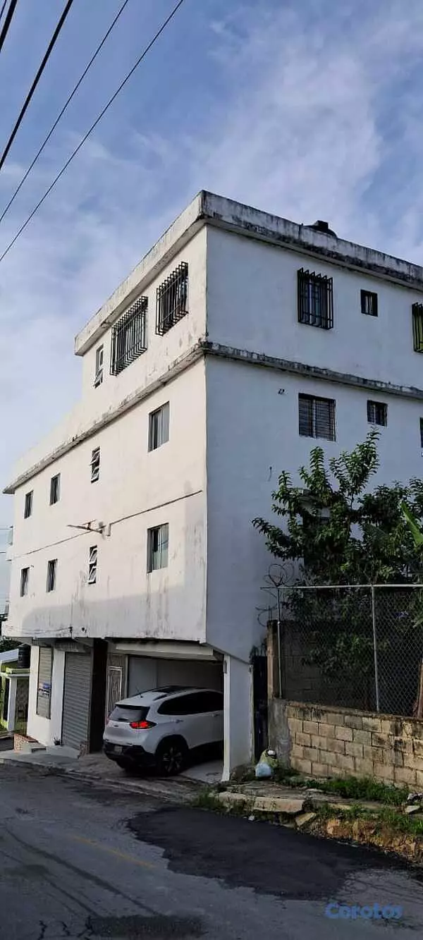 apartamentos - Edificio con 9 Apartamentos Más Local Comercial en 2