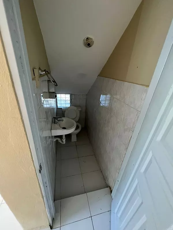 apartamentos - Se vende casa a pasos de la Ave. España, en residencial totalmente cerrado; 4