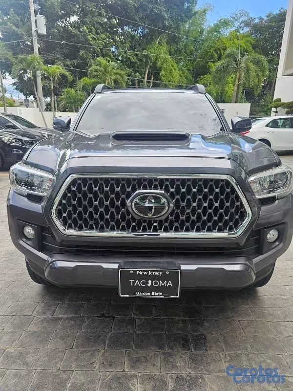 jeepetas y camionetas - Toyota Tacoma 2019 , 4x4 doble cabina, 40,000 millas Gasolina 11