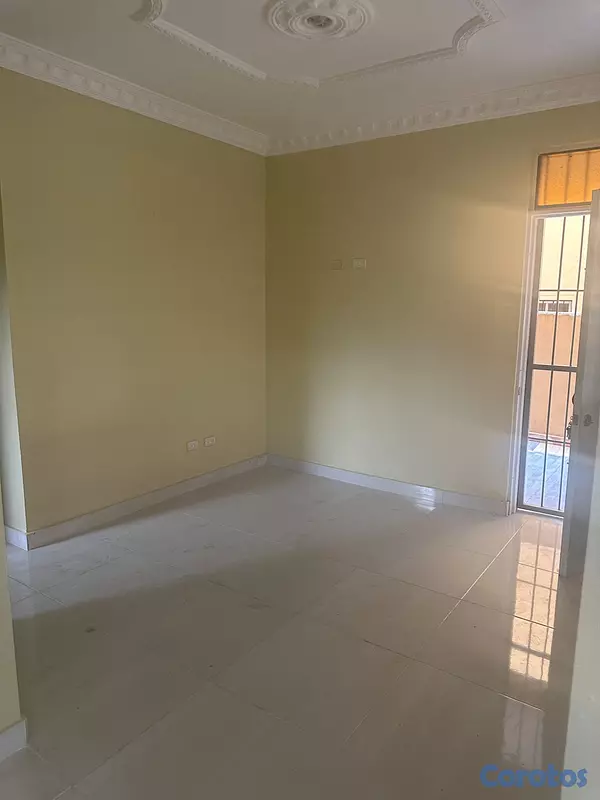 casas - Alquilo casa en la cienega el km 14 $23,000 un pri 7