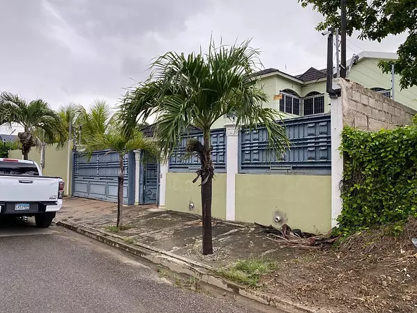 casas - Casa de Venta en Corona Plaza  2