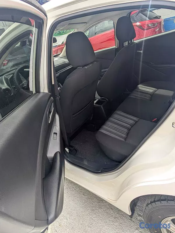 carros - MAZDA 2 2020 12