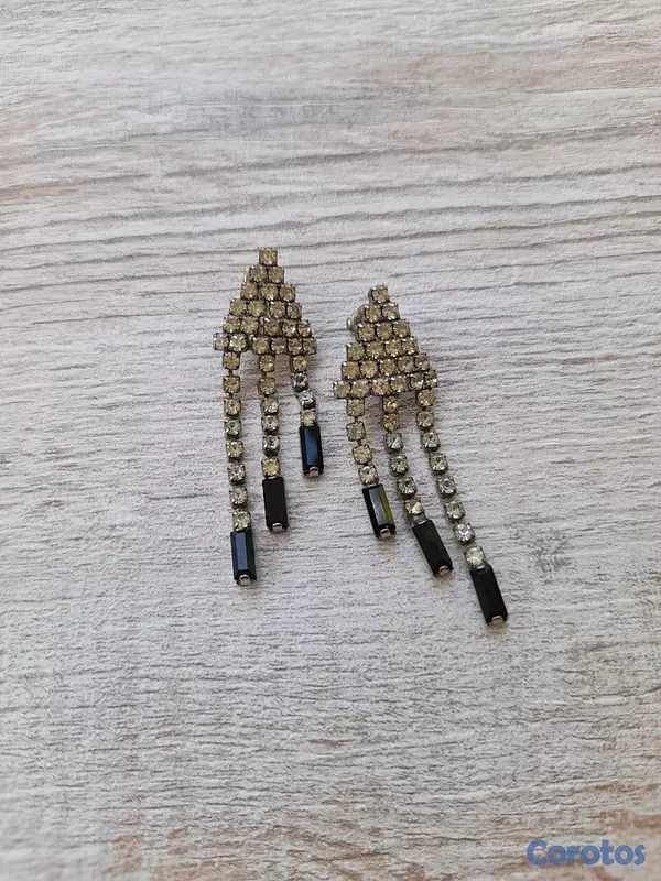 joyas, relojes y accesorios - Se Vende Aretes Vintange de fieata  5