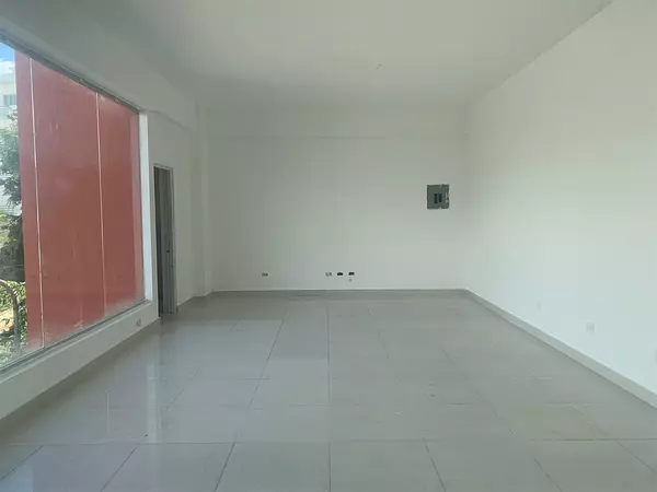 oficinas y locales comerciales - Local esquinero céntrico 5