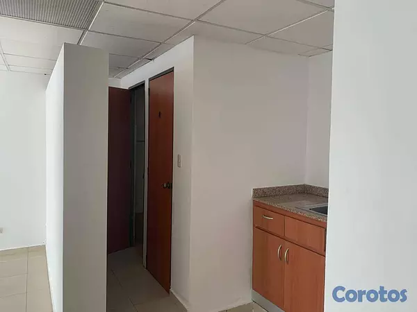 oficinas y locales comerciales - Alquiler de Local en Piantini 2do piso 5