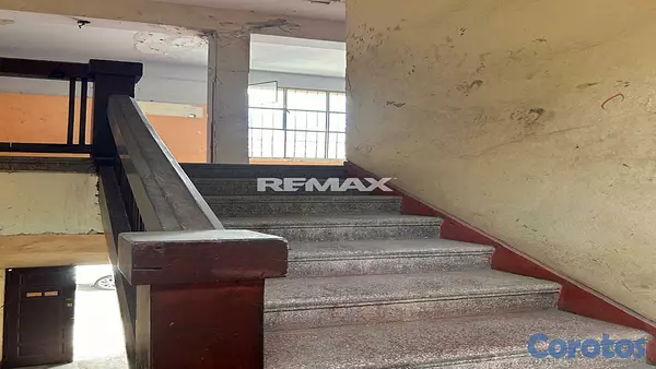 oficinas y locales comerciales - Edificio en ZONA COLONIAL 4