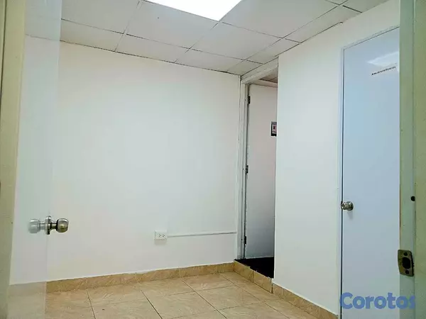 oficinas y locales comerciales - Local en alquiler en  segundo nivel Bella Vista 6