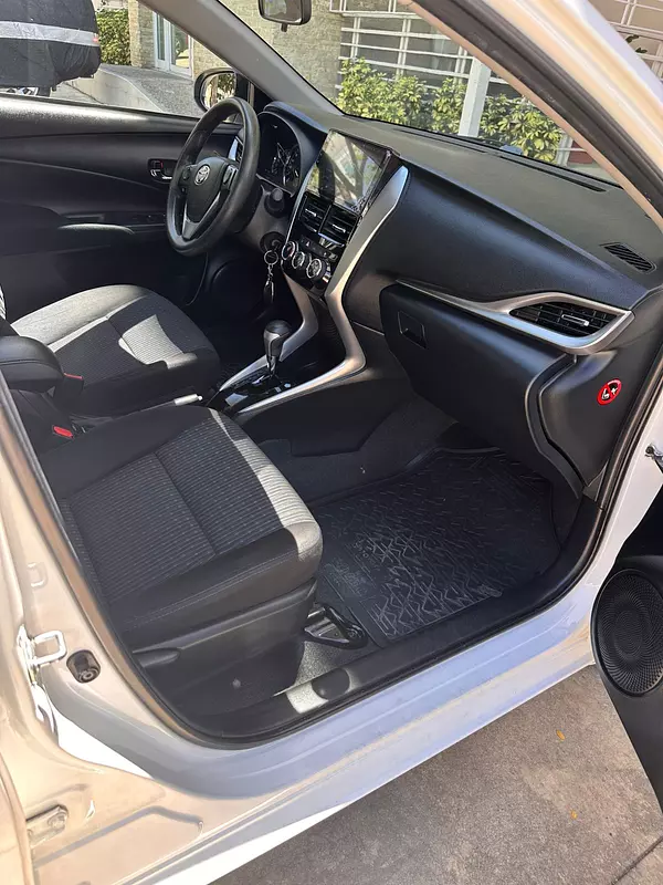 carros - Toyota yaris 2020 5