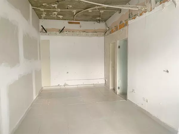 oficinas y locales comerciales - Local en la castellana  3