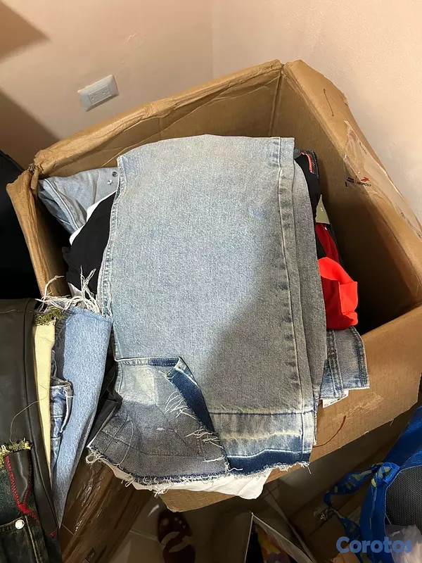 ropa para mujer - vendo caja de ropa con diversas piezas  3