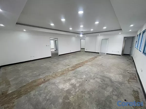 oficinas y locales comerciales - alquiló local comercial Gazcue amplio capacidad para 30 vehículos  3