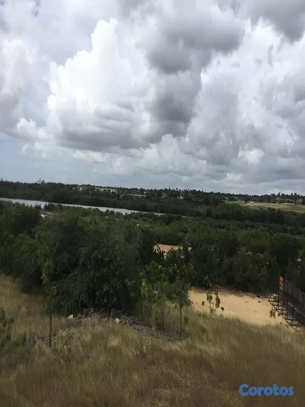 solares y terrenos - Solar Frente a casa de Campo y Rio Chavon de 1106651 metros  9