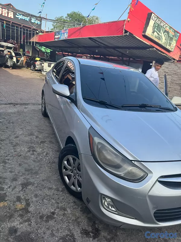 carros - Hyundai Accent  8