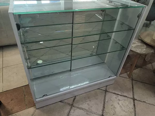 muebles y colchones - Vitrinas para negocios 40”x40”x12”. Nuevas con cristales gruesos de 3/8. 6