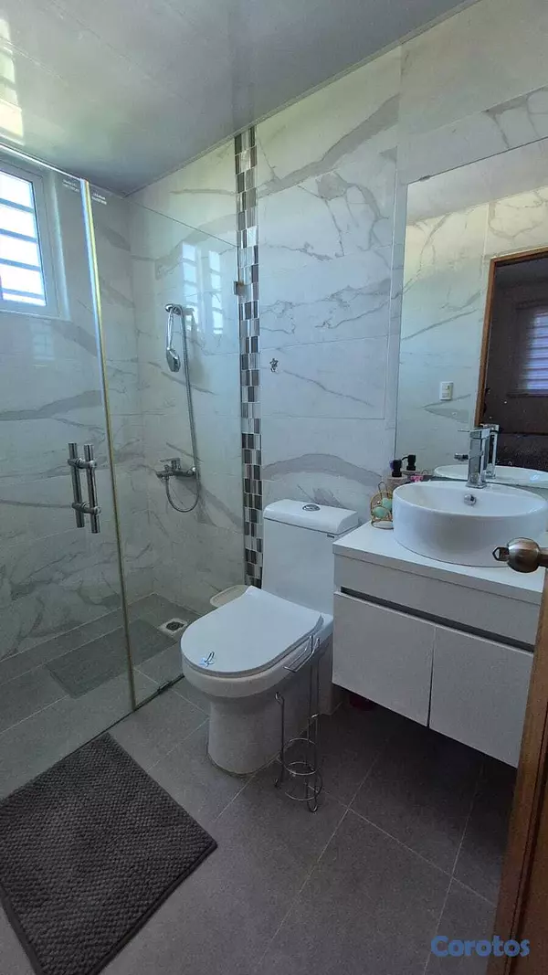 apartamentos - Apartamento en Venta 3er Nivel en Los Alamos  8