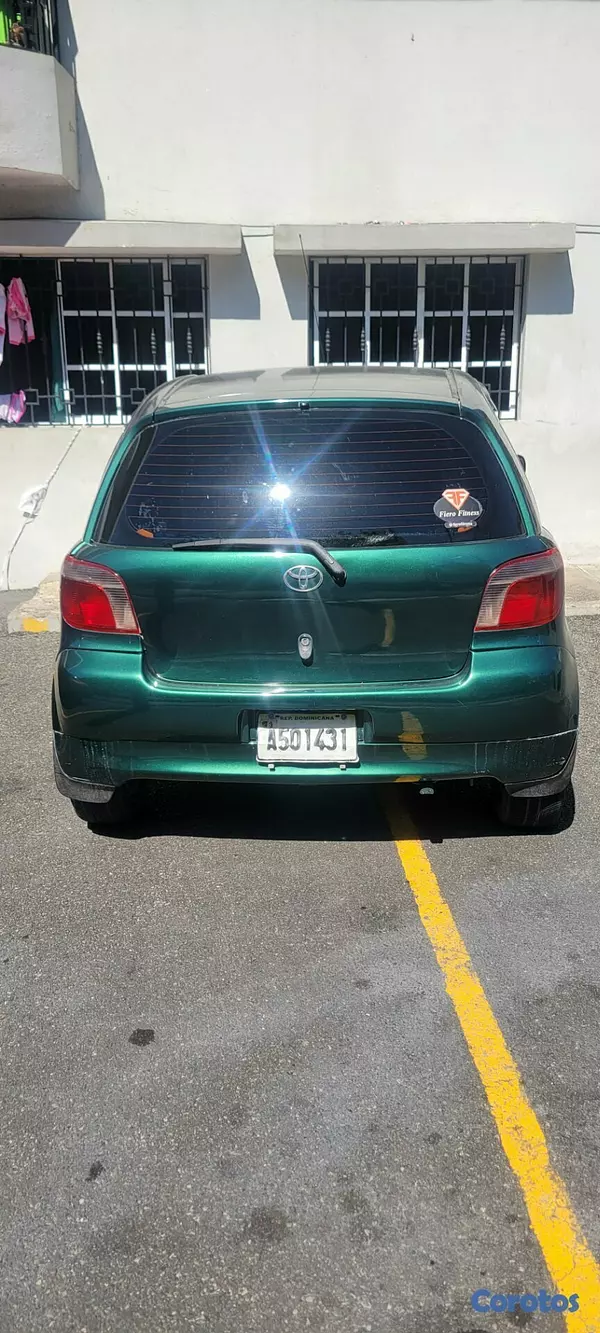 carros - Toyota Vitz 2002 – Económico y confiable 5