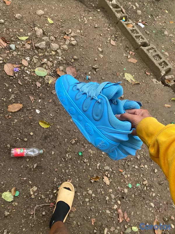 zapatos para hombre - estoy vendiendo estos pumas la Melo en buena condiciones como nuevo 1600 pesos🔥 2