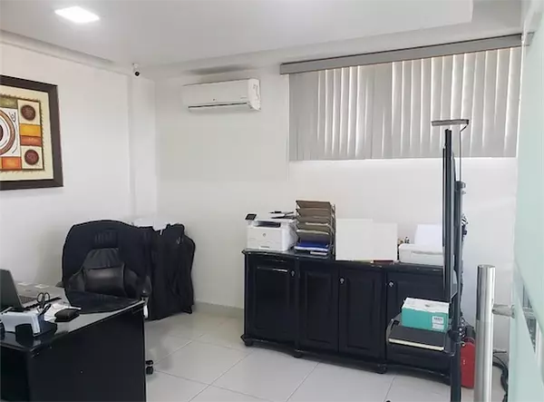 oficinas y locales comerciales - Oficina en zona céntrica de arroyo hondo 2