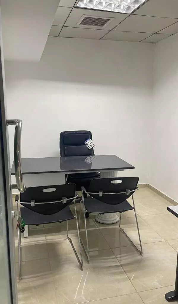 oficinas y locales comerciales - Alquiler Oficina ubicada en la Calle Benito Monción, Gazcue, Santo Domingo 2