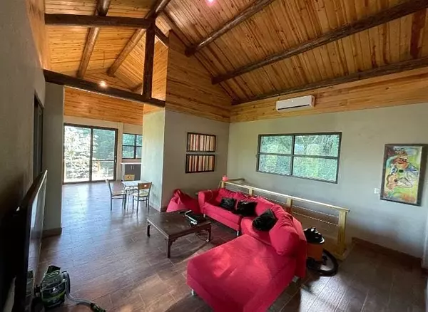 casas vacacionales y villas - Villa con Vista a la Ciudad de Jarabacoa  4