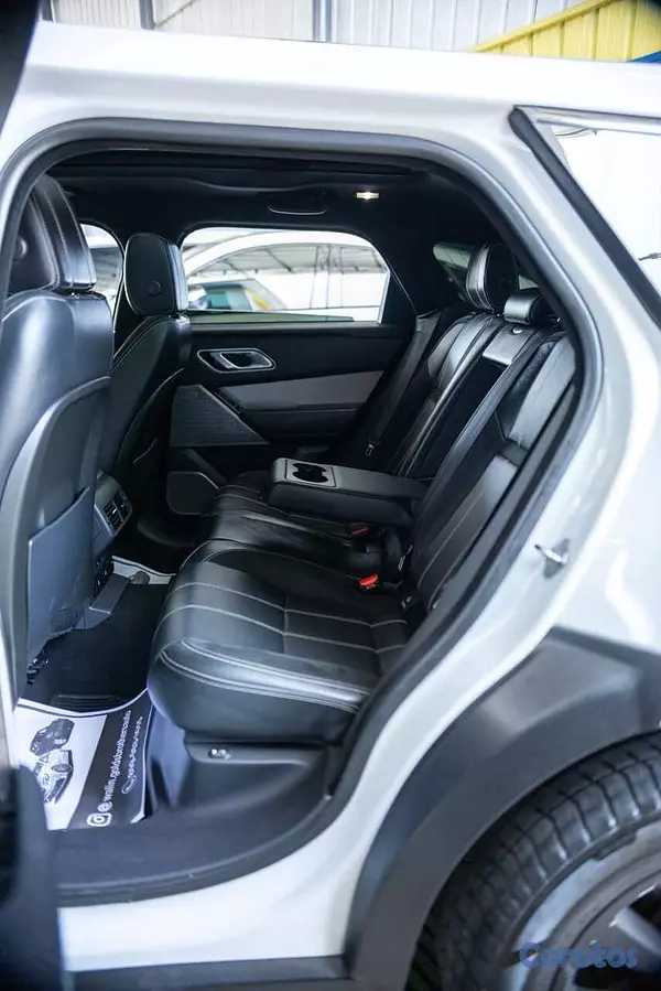 jeepetas y camionetas - Land Rover Range Rover Velar R-Dynamic 2018 Clean 8