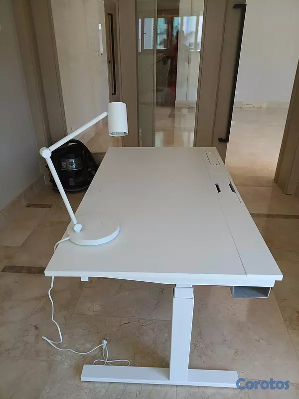 muebles y colchones - SE VENDE MESA DE DIBUJO ELECTRICA CON SU LAMPARA N 3