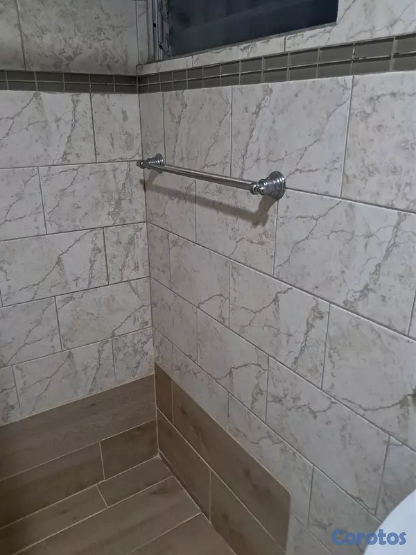 habitaciones y viviendas compartidas - Alquilo habitación solo damas
cerca de Agora Mall y el Metro , solo damas

 6