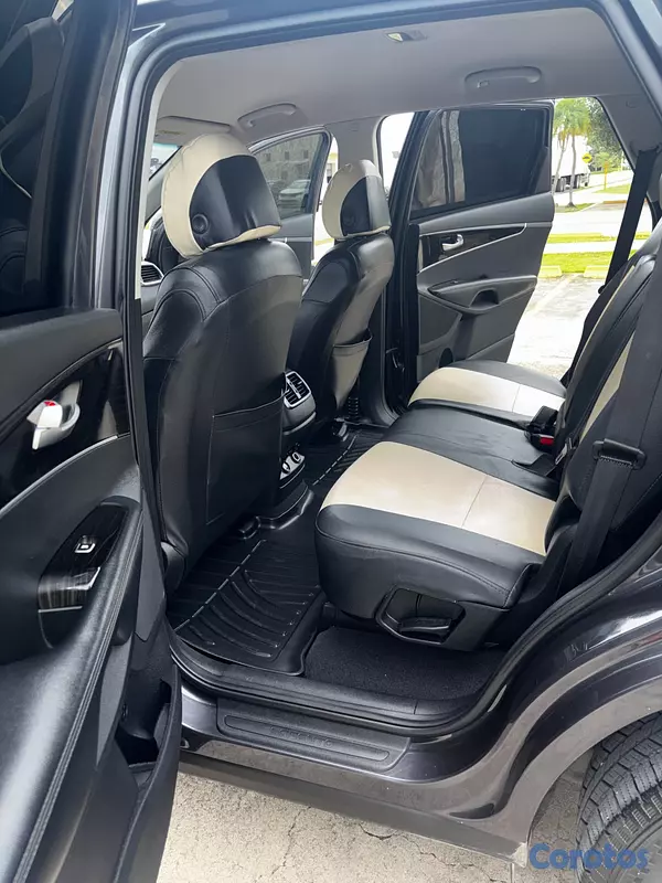 jeepetas y camionetas - Vendo Kia Sorento com nueva  3
