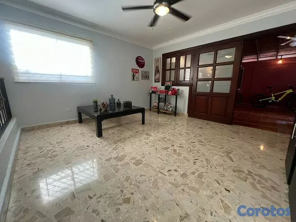 casas - Hermosa Casa en Venta en La Castellana – Santo Dom 13