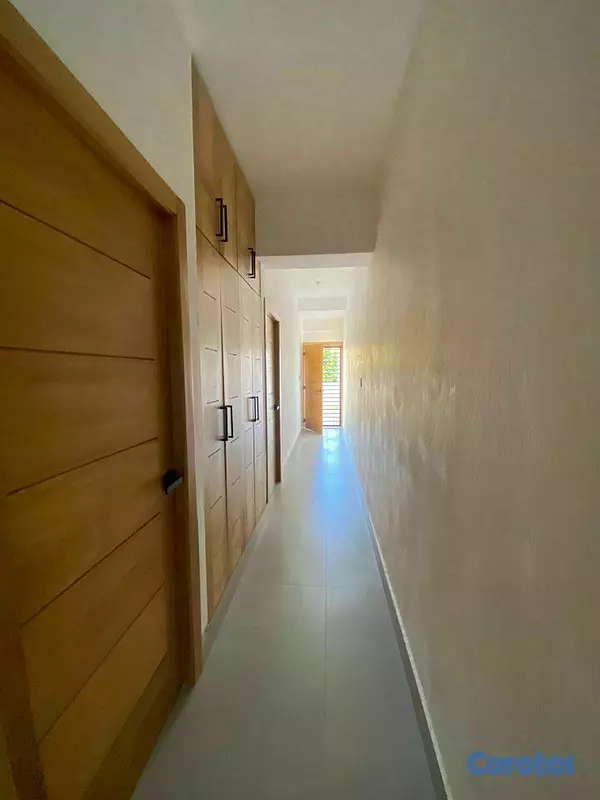 apartamentos - Apartamento 2do nivel con terraza en venta  4