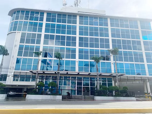 oficinas y locales comerciales - Local corporativo en Arroyo hondo 2