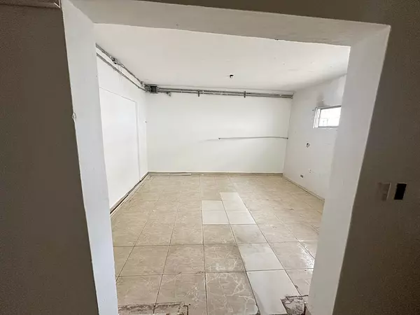 oficinas y locales comerciales - Local primer nivel céntrico  5