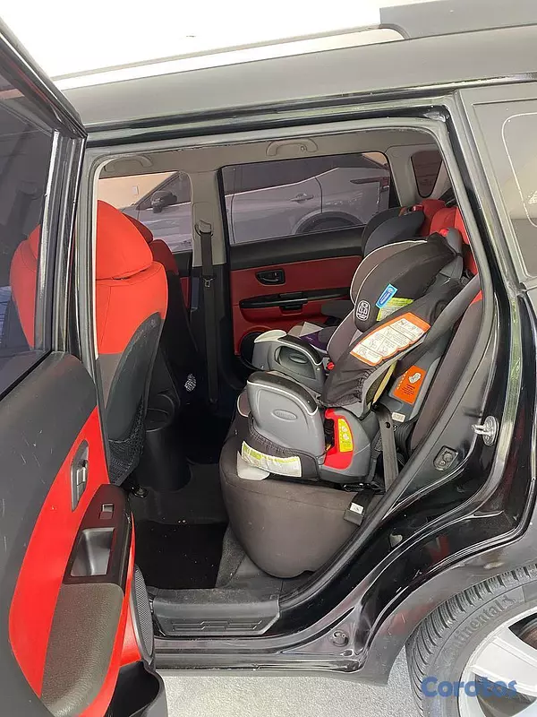 jeepetas y camionetas - Vendo Kia Soul 2011 color negro 3